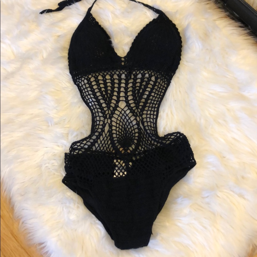 One piece swimwear👙🖤